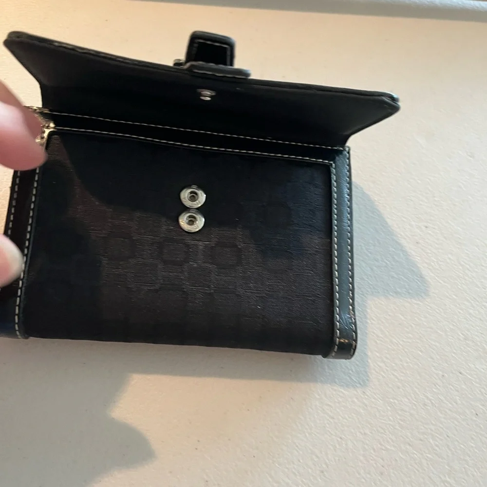 Unbranded vintage ladies trifold wallet, black